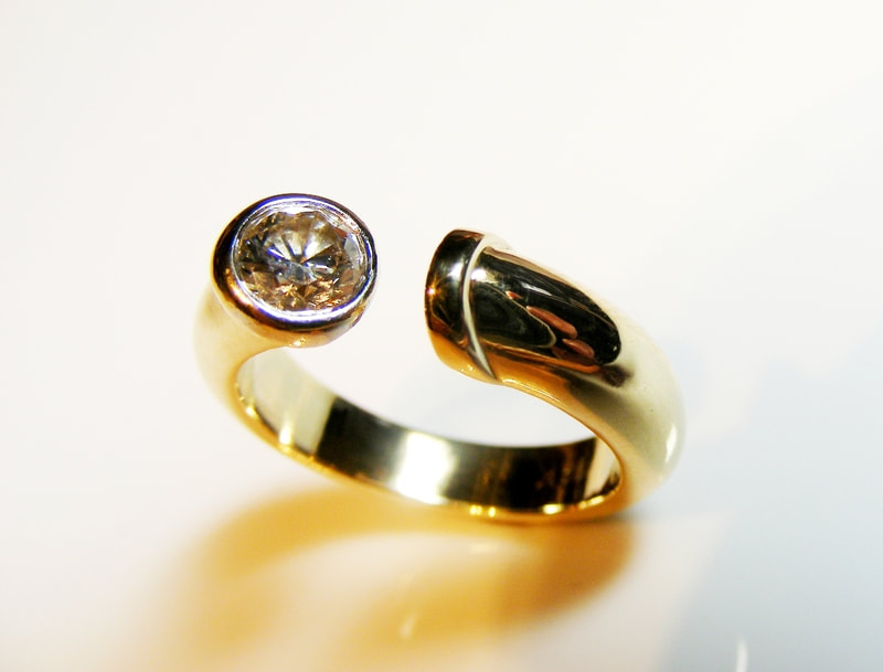 Asymmetrical 18ct yellow gold diamond ring