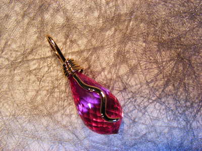 Pink Briolette & gold pendant