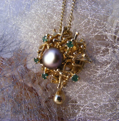 18ct gold 'birdsnest' pendant with natural Emeralds, and natural dark pearl, and gold droplet, pendant